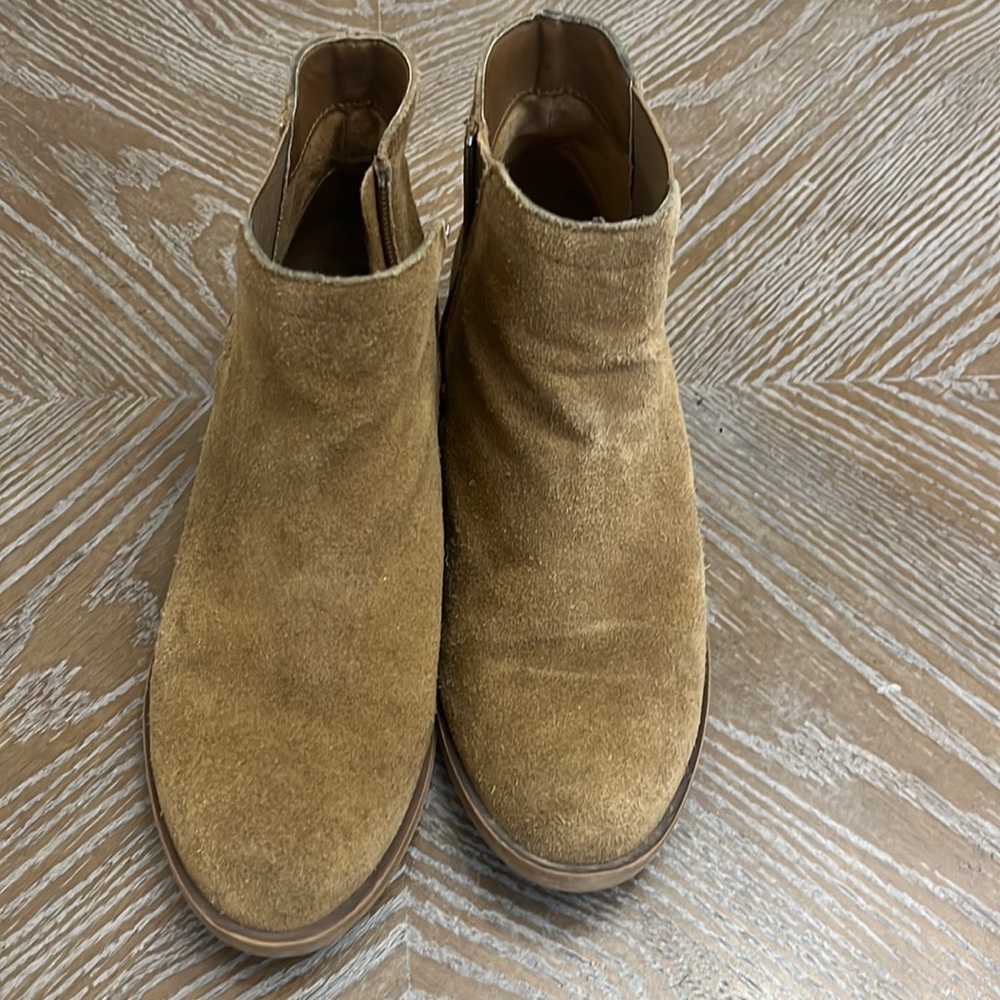 Brown ankle boot leather boots women’s size 7 lightly worn great condition
